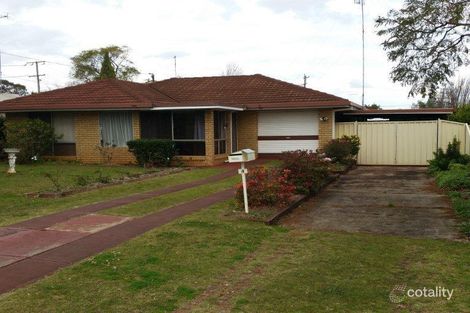 4 Hinkler Cres, Wilsonton, QLD 4350