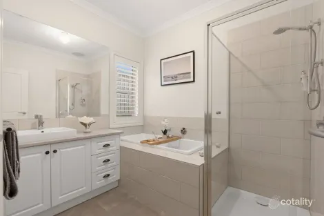 Property photo of 12 Jefferson Road Garfield VIC 3814