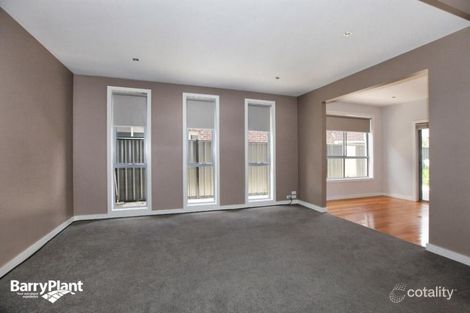 Property photo of 12 Swallow Street Craigieburn VIC 3064