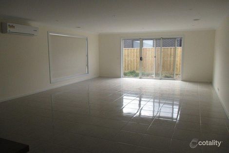 Property photo of 18 Mayflower Drive Cranbourne West VIC 3977