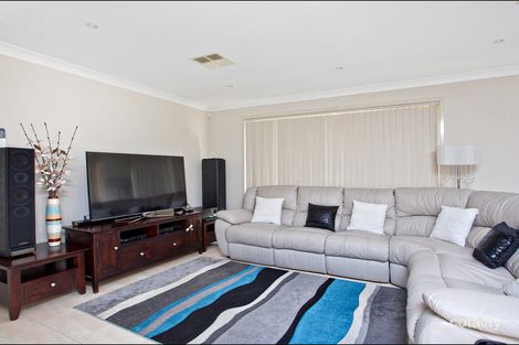 Property photo of 14 Ferdinand Crescent Ropes Crossing NSW 2760