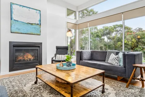 Property photo of 11 Whalers Drive Port Fairy VIC 3284