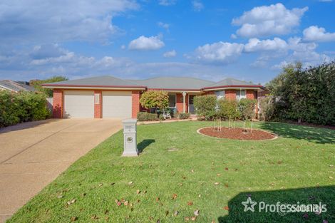 Property photo of 4 Dobell Place Lloyd NSW 2650