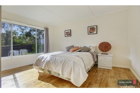 Property photo of 17 Chamberlain Road Newborough VIC 3825