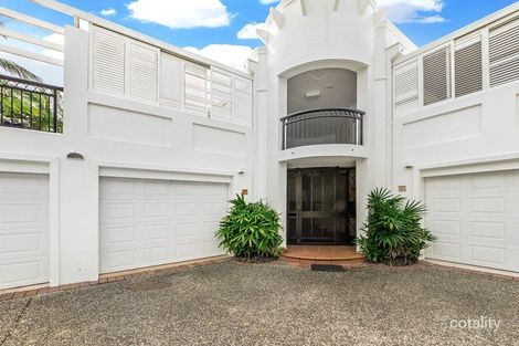 Property photo of 106-108 Cotlew Street East Southport QLD 4215