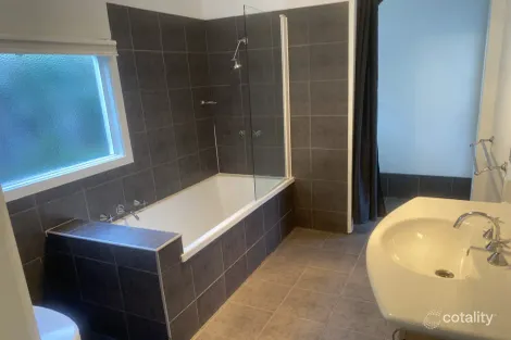 Property photo of 49 North Road Newport VIC 3015