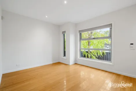 Property photo of 11 Leicester Square Seaholme VIC 3018