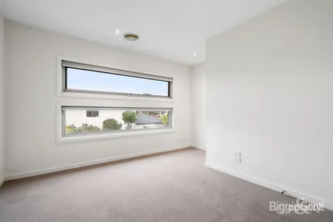 Property photo of 11 Leicester Square Seaholme VIC 3018