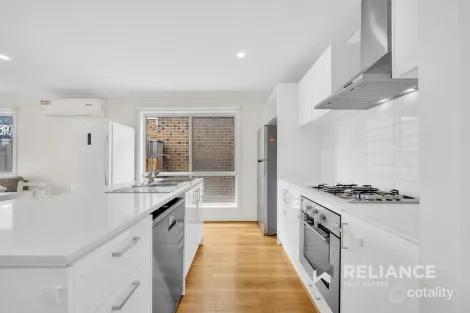 Property photo of 29 Grima Crescent Wyndham Vale VIC 3024