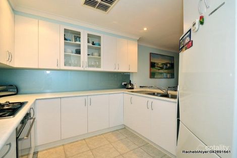 9/11 Boyd Cres, Hamilton Hill, WA 6163