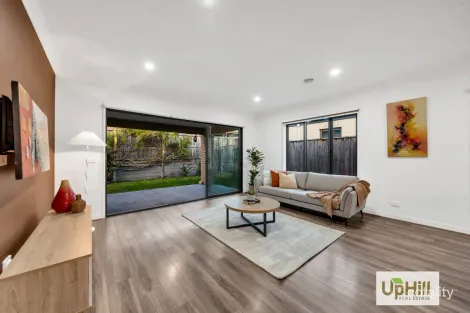 Property photo of 34 Compton Way Clyde North VIC 3978