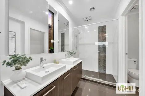 Property photo of 34 Compton Way Clyde North VIC 3978