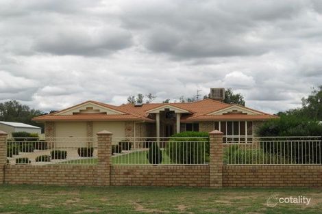 11b Andrews Rd, Emerald, QLD 4720