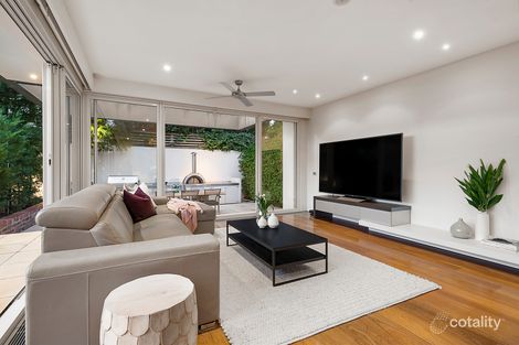 Property photo of 19 Sargood Street Toorak VIC 3142
