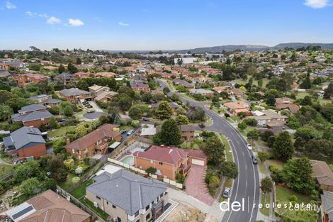 Property photo of 48 William Hovell Drive Endeavour Hills VIC 3802