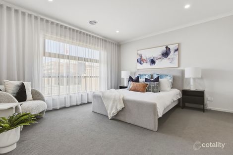 Property photo of 1 Clydevale Avenue Clyde North VIC 3978