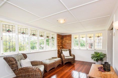 Property photo of 32 Doughty Avenue Holland Park West QLD 4121