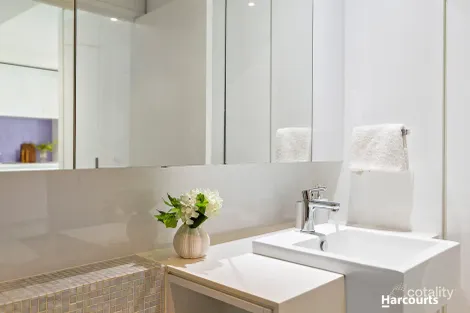 Property photo of 1805/241 Harbour Esplanade Docklands VIC 3008