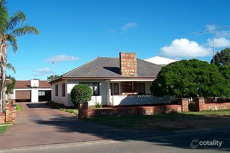 256 Fifth St, Wonthella, WA 6530