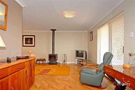 Property photo of 6 Nalya Place Swan View WA 6056