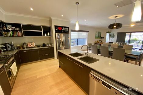 Property photo of 16 Hampstead Place Craigieburn VIC 3064
