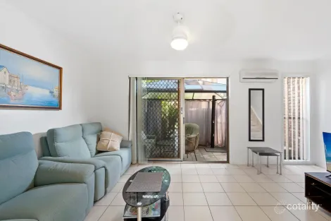 1/4 Jodie Ct, Mermaid Waters, QLD 4218