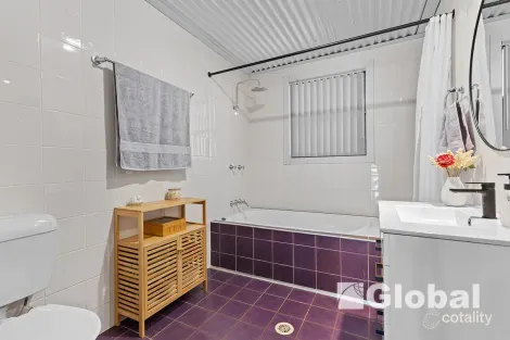 Property photo of 84 Enterprise Way Woodrising NSW 2284