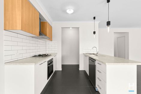 Property photo of 39 Cherokee Parade Clyde VIC 3978