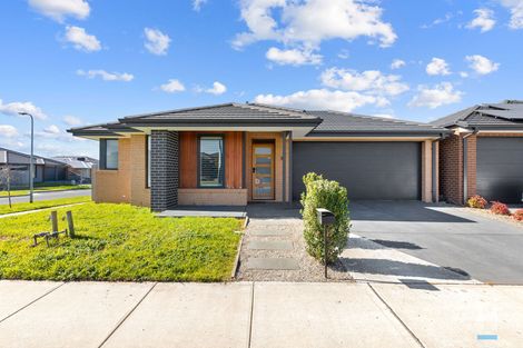 39 Cherokee Pde, Clyde, VIC 3978