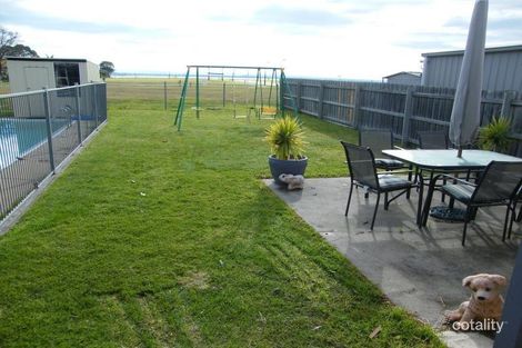 Property photo of 113 Bay Road Eagle Point VIC 3878
