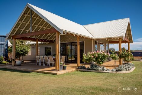 Property photo of 13 Roding Court Deepdale WA 6532