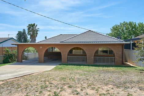 Property photo of 27 Leavenworth Drive Mount Austin NSW 2650