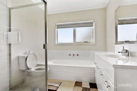 1/3 Kathryn Rd, Knoxfield, VIC 3180