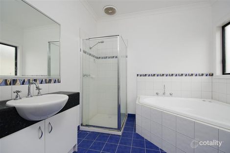 Property photo of 34 Egan Close Werribee VIC 3030