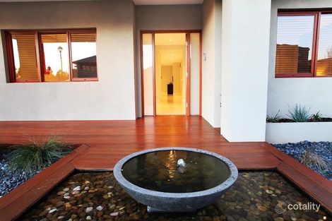 Property photo of 9 Glenmaggie Chase Caroline Springs VIC 3023