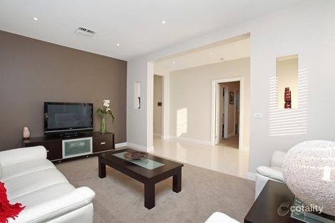 Property photo of 9 Glenmaggie Chase Caroline Springs VIC 3023