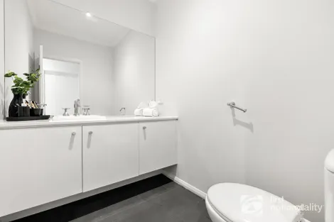 Property photo of 4 Creswick Avenue Eynesbury VIC 3338