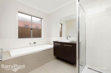 Property photo of 8 Amber Way Cobblebank VIC 3338