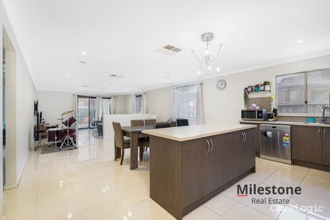 Property photo of 6 Olivebank Crescent Cranbourne North VIC 3977