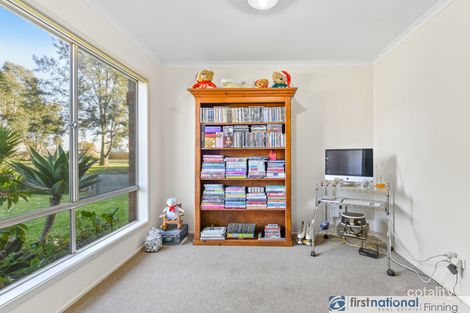 Property photo of 15 Friendship Close Cranbourne West VIC 3977