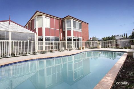 Property photo of 2 Smethwick Green Caroline Springs VIC 3023