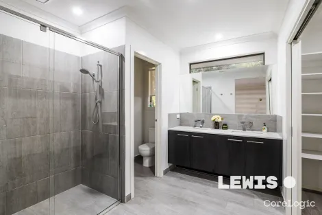 Property photo of 38 Dawnview Crescent Roxburgh Park VIC 3064