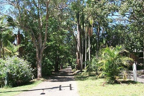 4b Scenic Rd, Kenmore, QLD 4069