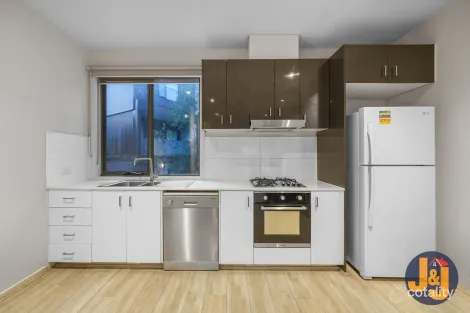 Property photo of 21/11 Troward Harvey Way Craigieburn VIC 3064