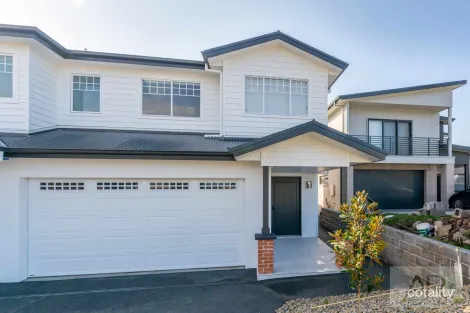 Property photo of 8 Piper Drive Dunmore NSW 2529