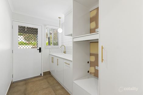 Property photo of 2 Spies Court Mount Lofty QLD 4350