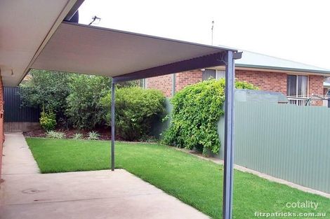 Property photo of 2/19 Roberts Way Kooringal NSW 2650