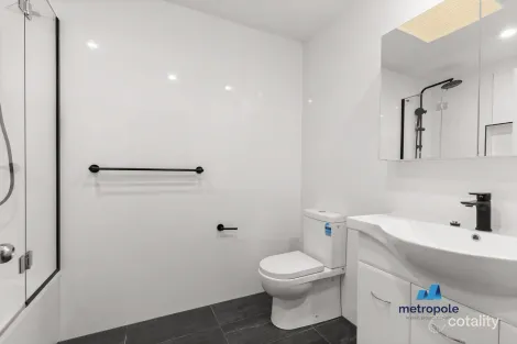 Property photo of 5/55 Wellington Street Coorparoo QLD 4151