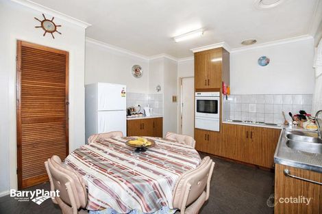 Property photo of 16 Southern Crescent Craigieburn VIC 3064