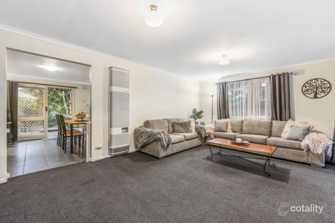 Property photo of 102 James Cook Drive Endeavour Hills VIC 3802
